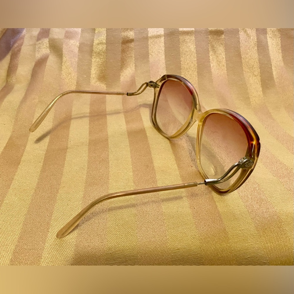 VINTAGE SUNNIES!